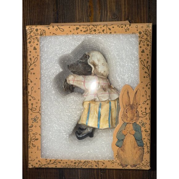 New Beatrix Potter Pot Buddies Mrs. Tiggy-Winkle Garden Ornament - Picture 1 of 12